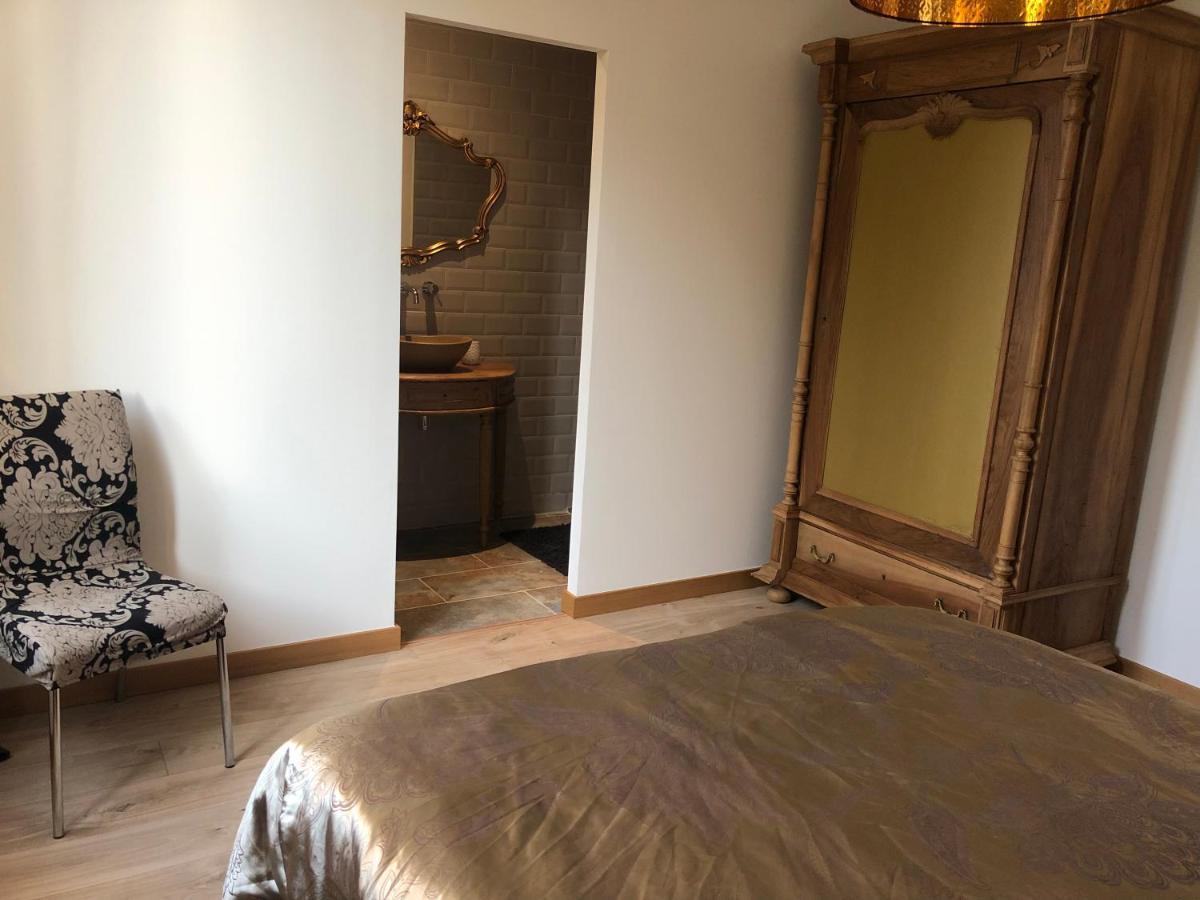 Chambres Au Chateau Du Mouillat Saint-Clair-de-la-Tour Buitenkant foto